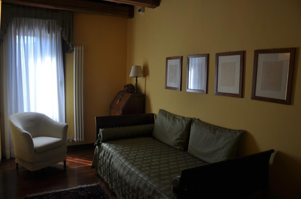 Piazza Nova Guest House Ferrara Room photo
