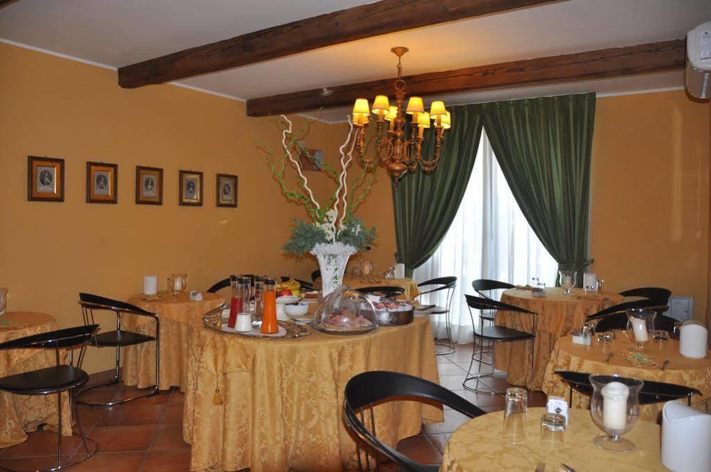 Piazza Nova Guest House Ferrara Exterior photo